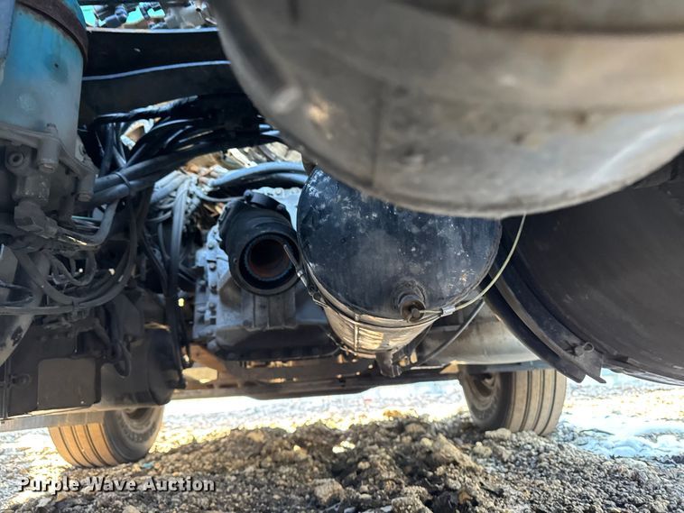 image for item YA2324 2016 Mack CXU613 semi truck