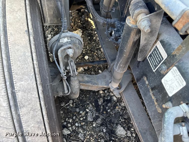 image for item YA2324 2016 Mack CXU613 semi truck