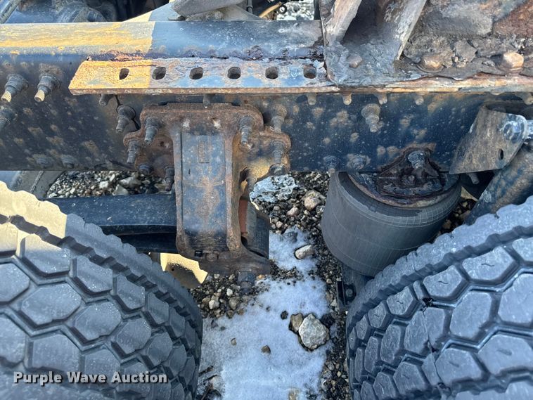 image for item YA2324 2016 Mack CXU613 semi truck