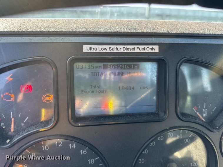 image for item YA2324 2016 Mack CXU613 semi truck