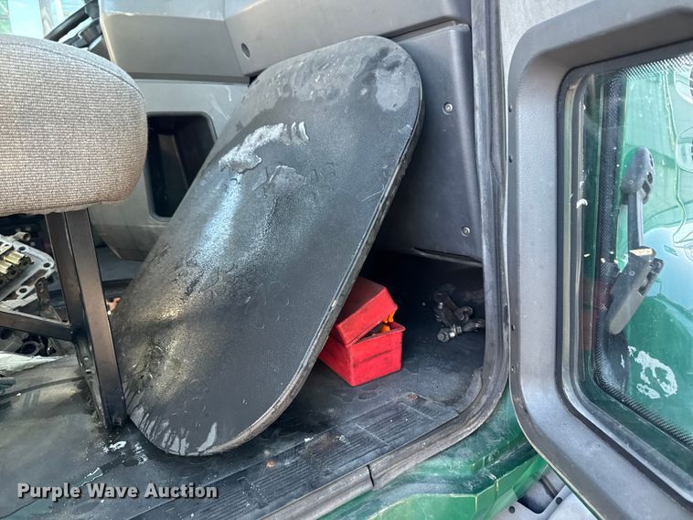 image for item YA2324 2016 Mack CXU613 semi truck