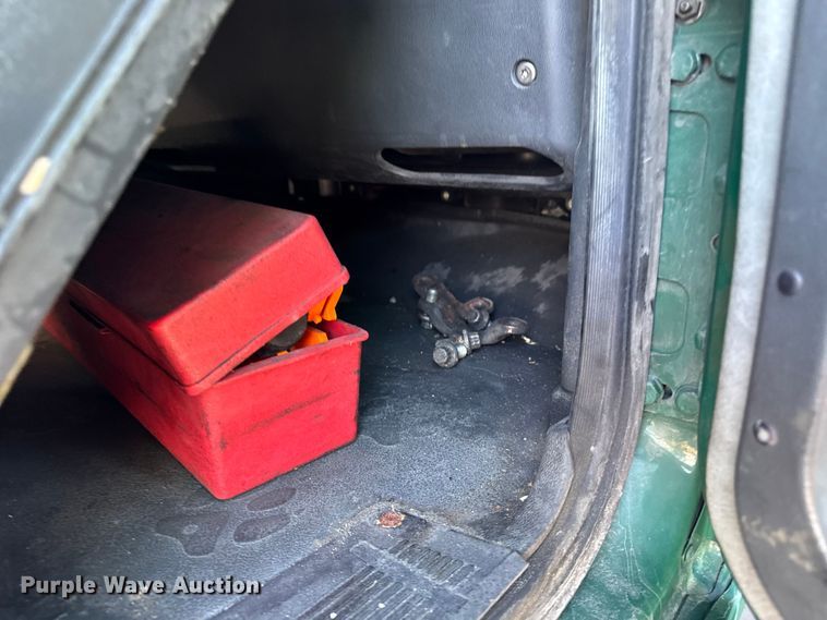 image for item YA2324 2016 Mack CXU613 semi truck