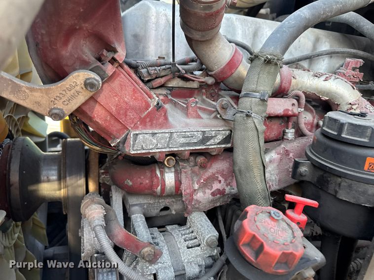 image for item YA2324 2016 Mack CXU613 semi truck