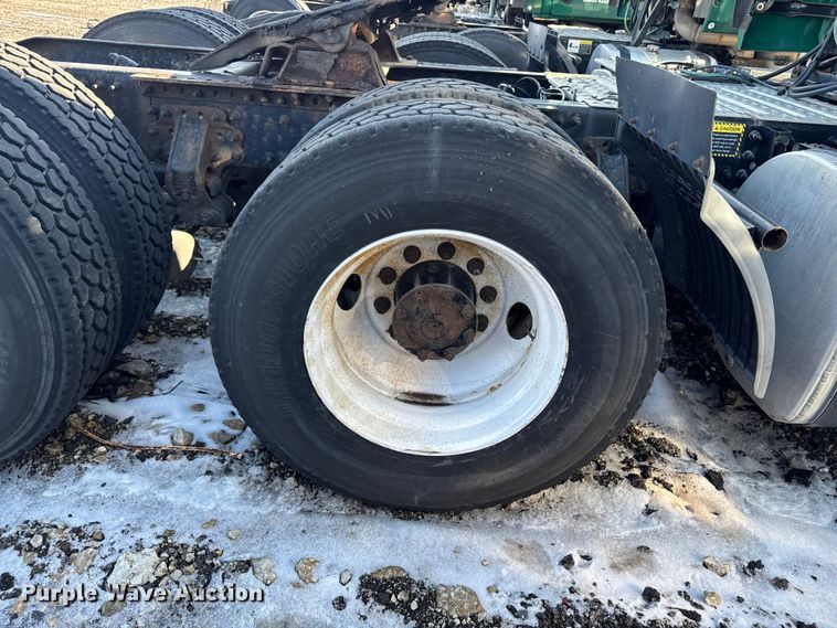 image for item YA2324 2016 Mack CXU613 semi truck