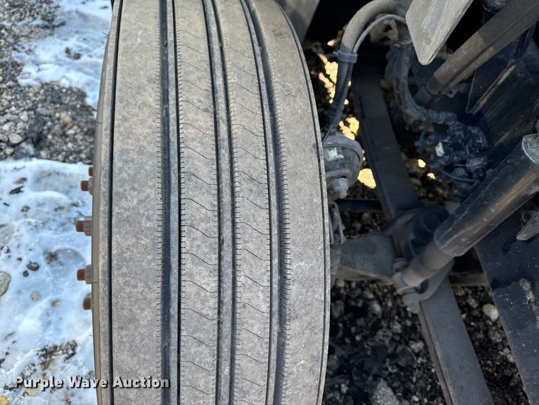 image for item YA2324 2016 Mack CXU613 semi truck