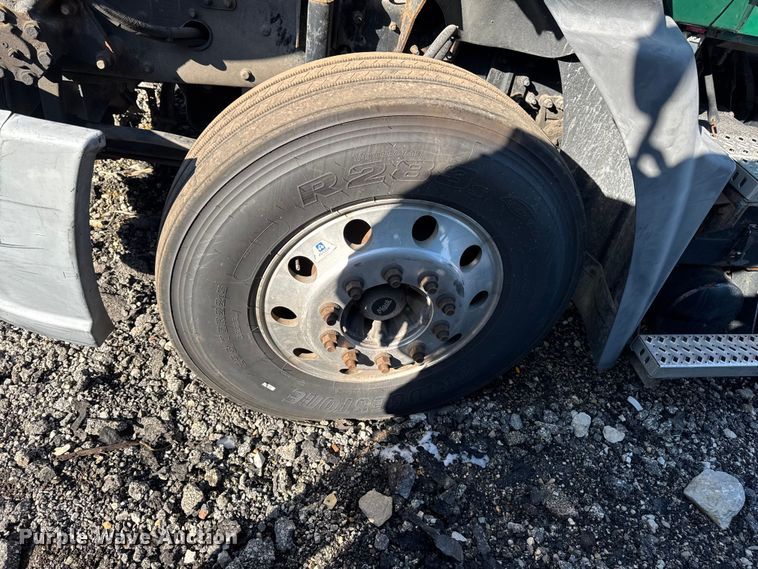 image for item YA2324 2016 Mack CXU613 semi truck