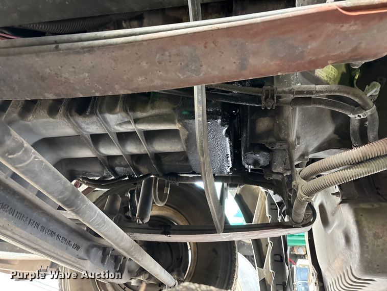 image for item YA2325 2017 Freightliner Cascadia 125 semi truck