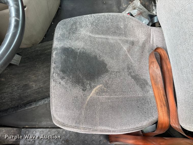 image for item YA2325 2017 Freightliner Cascadia 125 semi truck