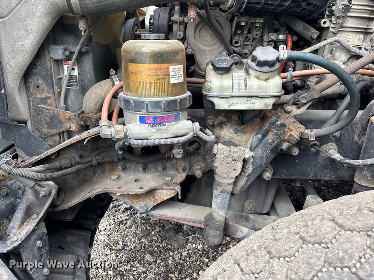 image for item YA2325 2017 Freightliner Cascadia 125 semi truck