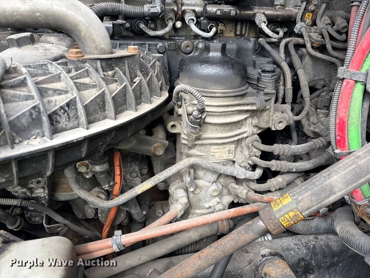 image for item YA2325 2017 Freightliner Cascadia 125 semi truck