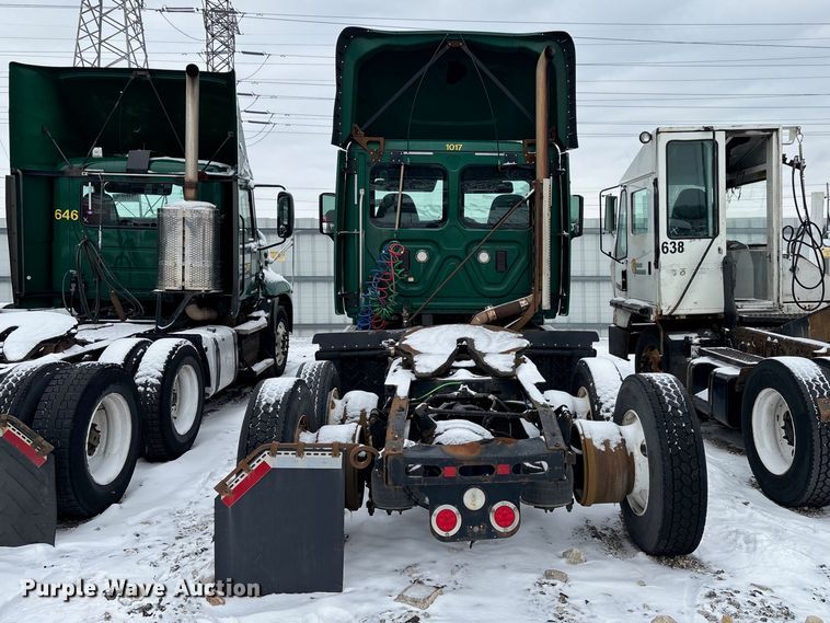 image for item YA2326 2017 Freightliner  Cascadia 125 semi truck