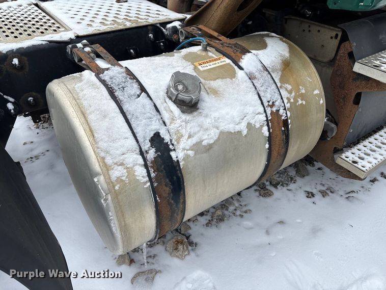 image for item YA2326 2017 Freightliner  Cascadia 125 semi truck