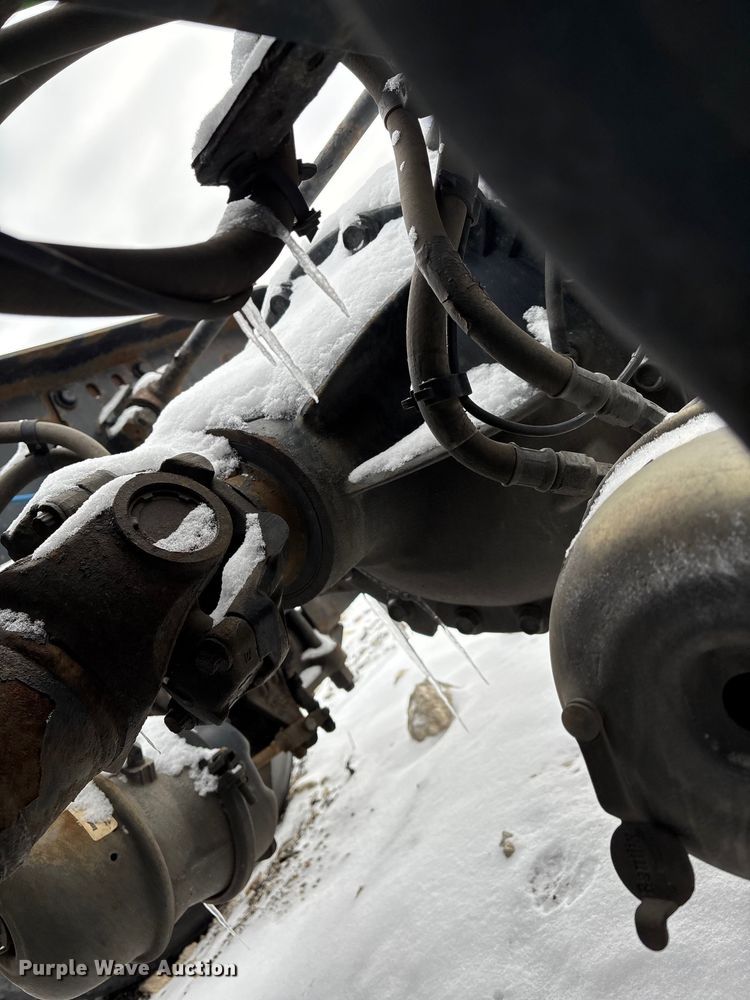 image for item YA2326 2017 Freightliner  Cascadia 125 semi truck