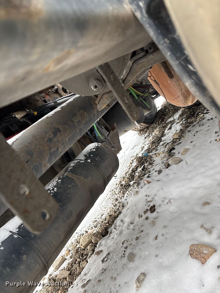 image for item YA2326 2017 Freightliner  Cascadia 125 semi truck