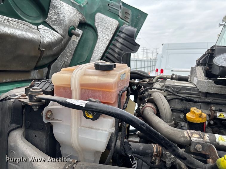 image for item YA2326 2017 Freightliner  Cascadia 125 semi truck