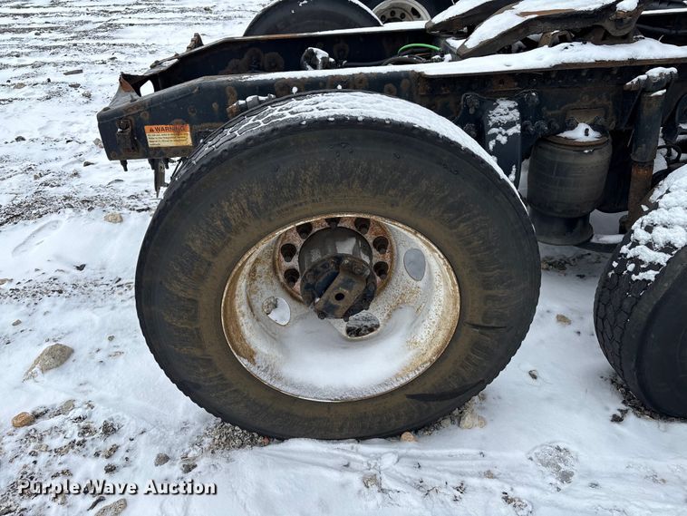 image for item YA2326 2017 Freightliner  Cascadia 125 semi truck