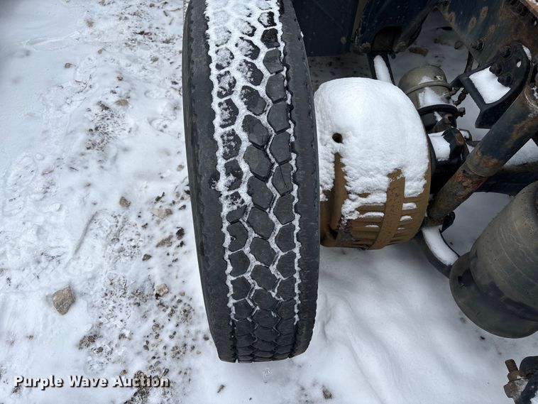 image for item YA2326 2017 Freightliner  Cascadia 125 semi truck