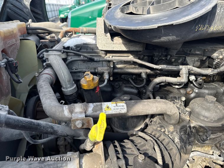 image for item YA2327 2017 Freightliner Cascadia 125 semi truck