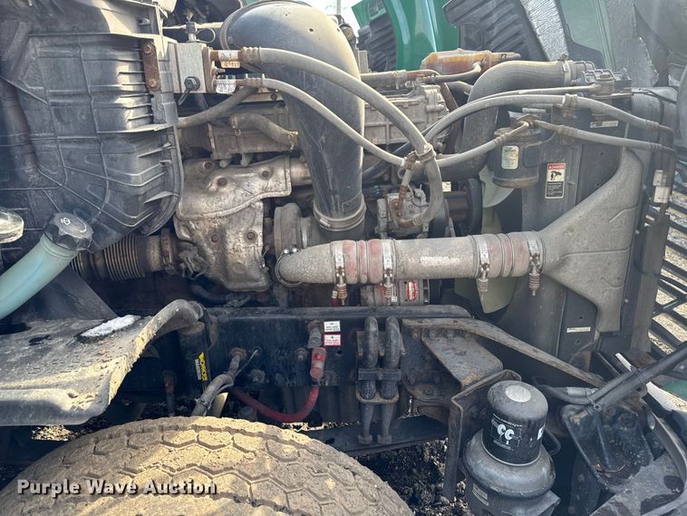 image for item YA2327 2017 Freightliner Cascadia 125 semi truck