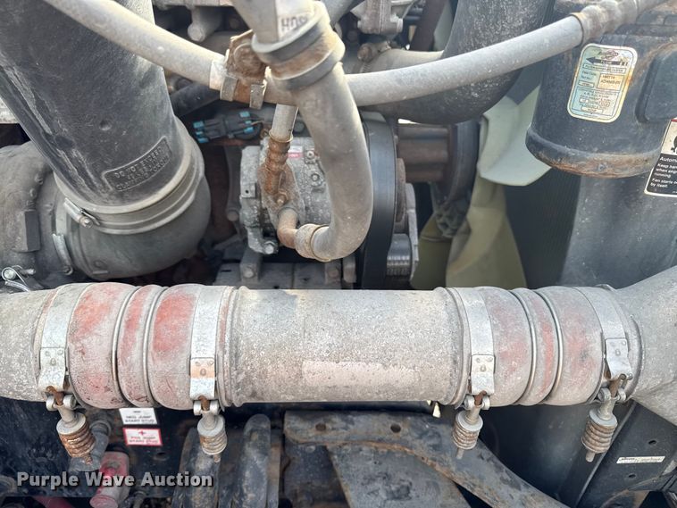 image for item YA2327 2017 Freightliner Cascadia 125 semi truck