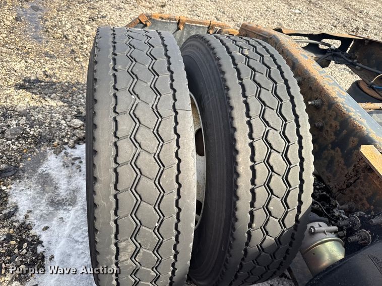 image for item YA2327 2017 Freightliner Cascadia 125 semi truck