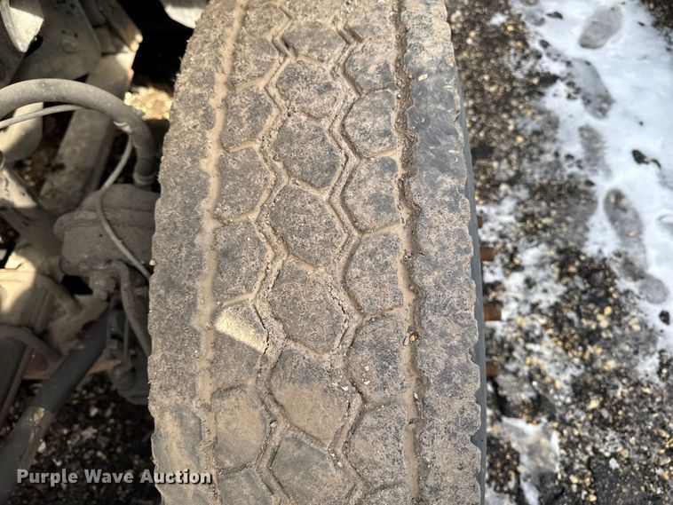 image for item YA2327 2017 Freightliner Cascadia 125 semi truck