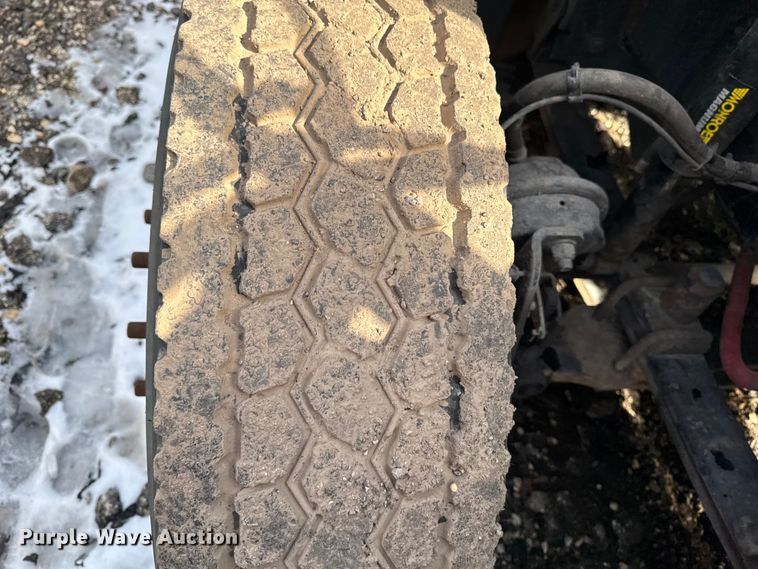 image for item YA2327 2017 Freightliner Cascadia 125 semi truck