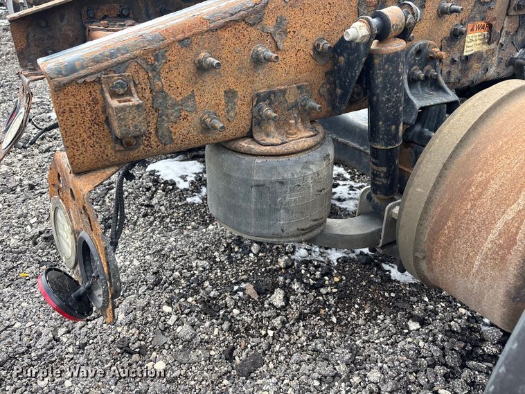 image for item YA2328 2017 Freightliner Cascadia 125 semi truck