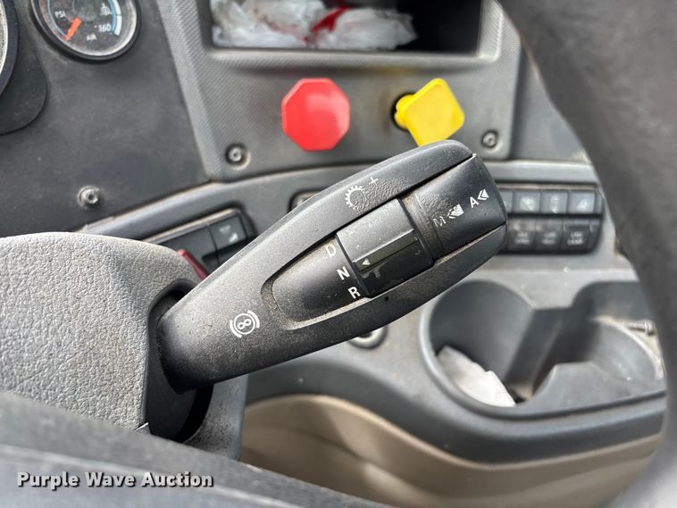 image for item YA2328 2017 Freightliner Cascadia 125 semi truck