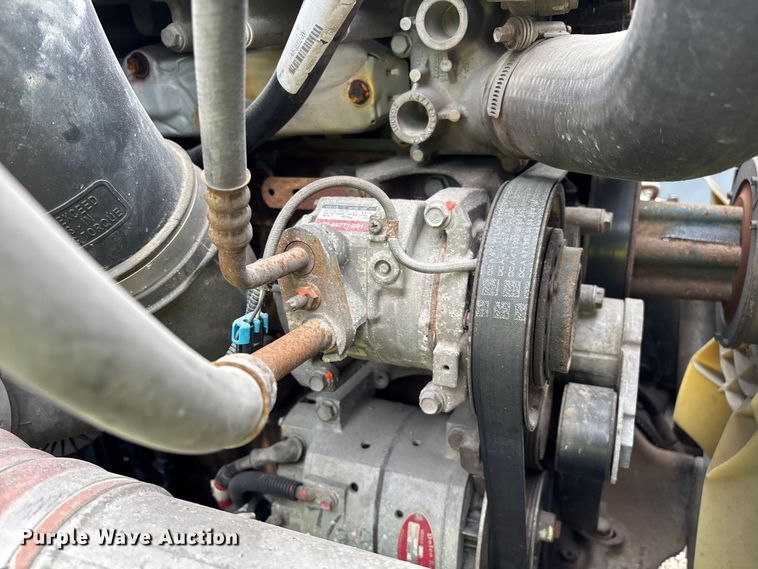 image for item YA2328 2017 Freightliner Cascadia 125 semi truck