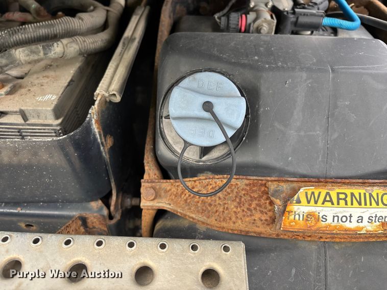 image for item YA2328 2017 Freightliner Cascadia 125 semi truck