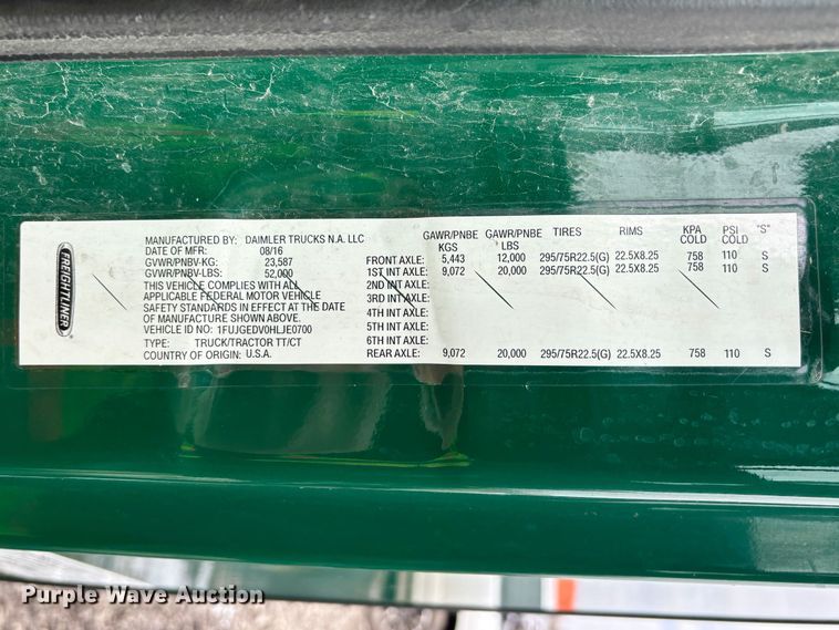 image for item YA2328 2017 Freightliner Cascadia 125 semi truck