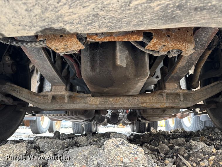 image for item YA2329 2017 Freightliner Cascadia 125 semi truck