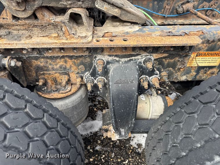 image for item YA2329 2017 Freightliner Cascadia 125 semi truck