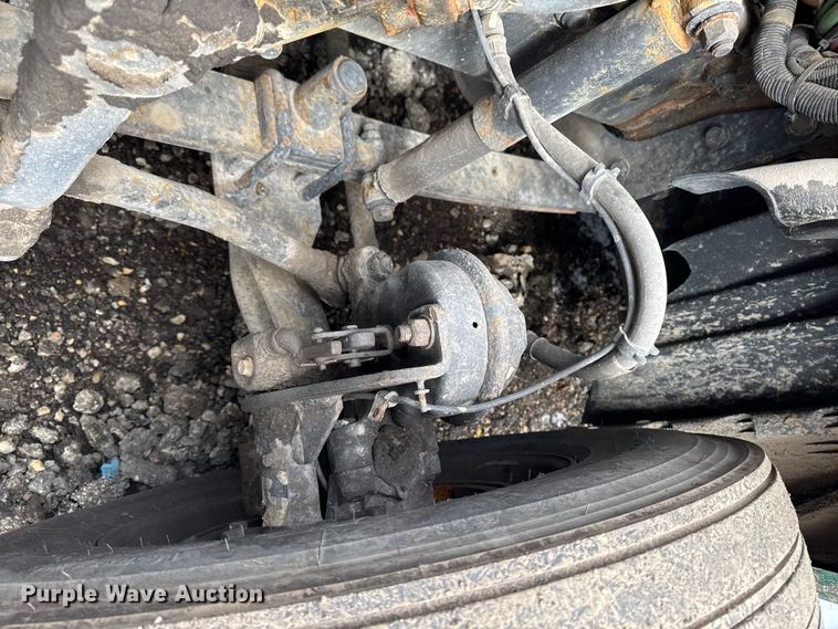 image for item YA2329 2017 Freightliner Cascadia 125 semi truck