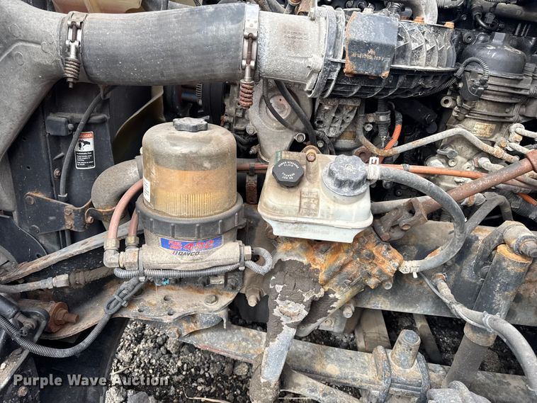 image for item YA2329 2017 Freightliner Cascadia 125 semi truck