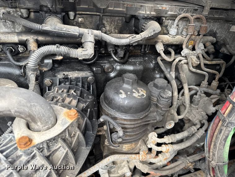 image for item YA2329 2017 Freightliner Cascadia 125 semi truck