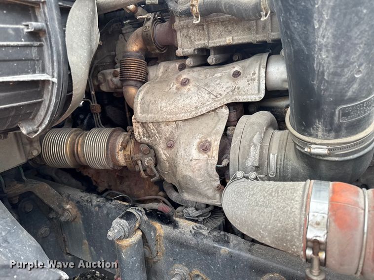 image for item YA2329 2017 Freightliner Cascadia 125 semi truck