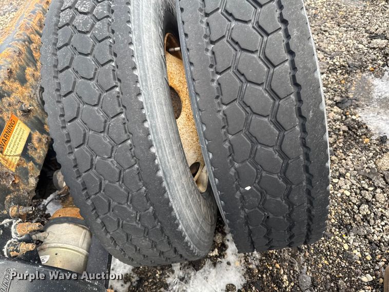 image for item YA2329 2017 Freightliner Cascadia 125 semi truck