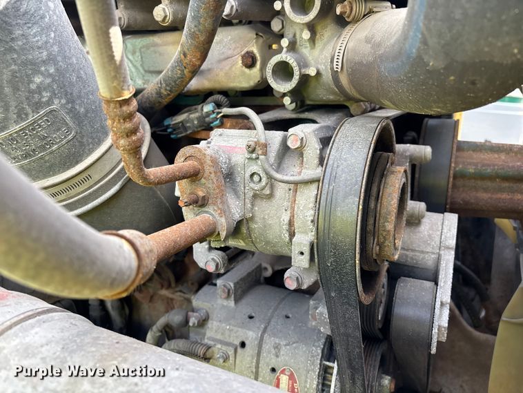 image for item YA2330 2017 Freightliner Cascadia 125 semi truck