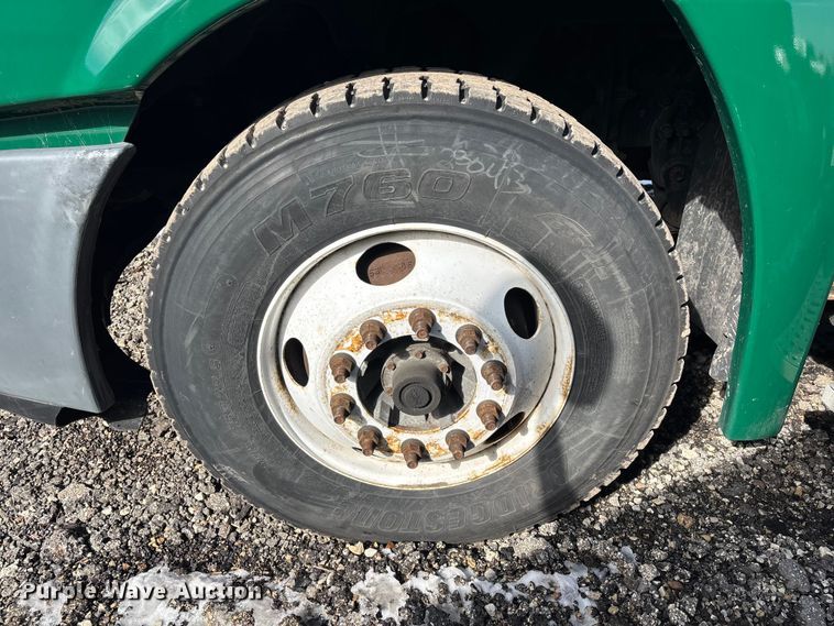 image for item YA2330 2017 Freightliner Cascadia 125 semi truck