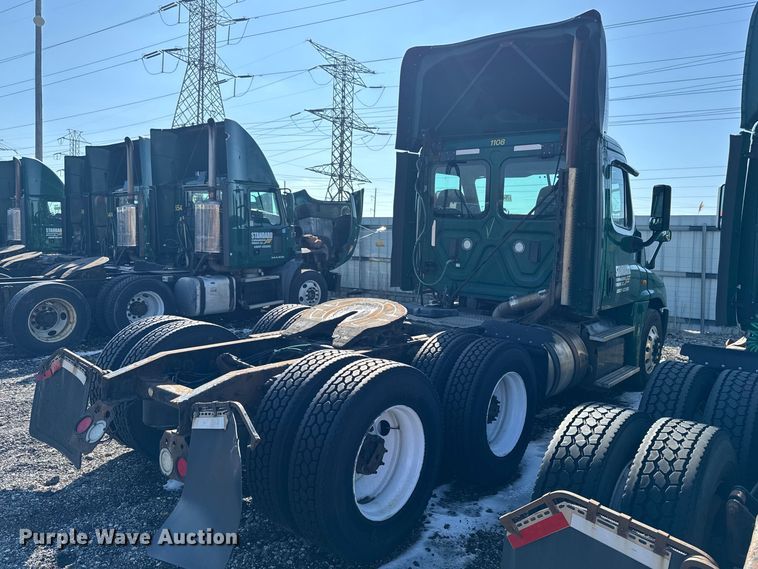 image for item YA2331 2017 Freightliner Cascadia 125 semi truck