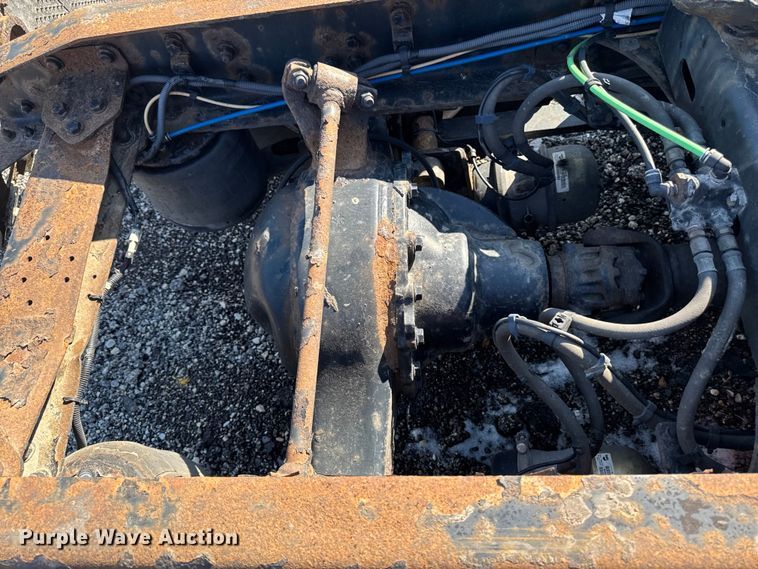 image for item YA2331 2017 Freightliner Cascadia 125 semi truck