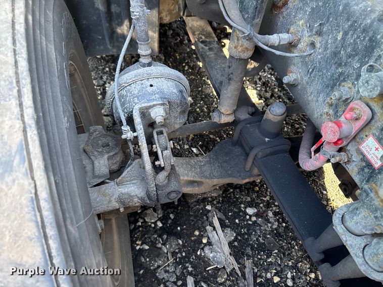 image for item YA2331 2017 Freightliner Cascadia 125 semi truck