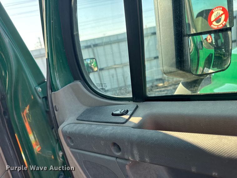 image for item YA2331 2017 Freightliner Cascadia 125 semi truck