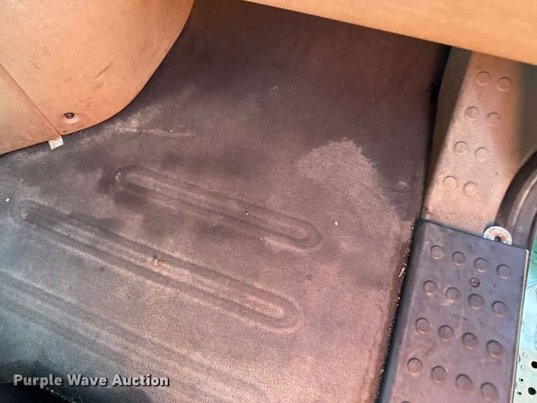 image for item YA2331 2017 Freightliner Cascadia 125 semi truck