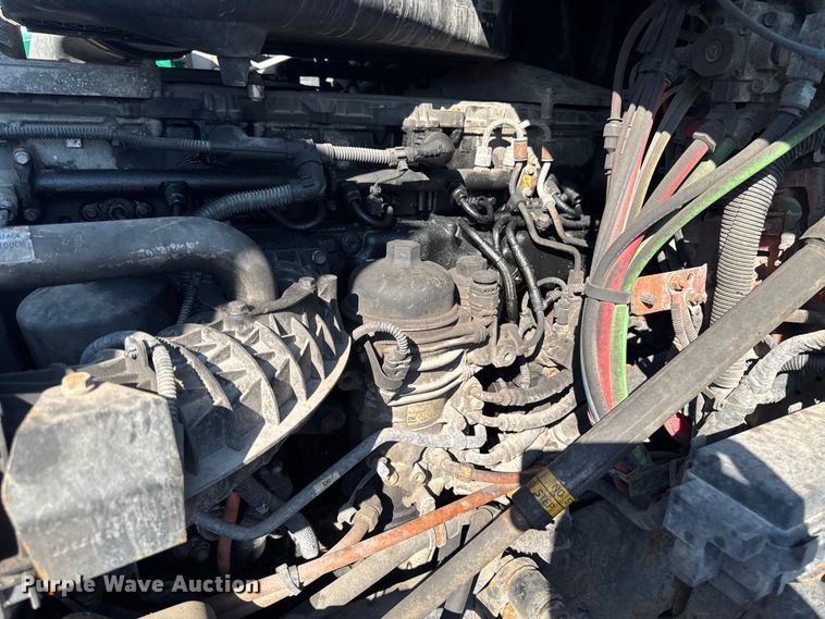 image for item YA2331 2017 Freightliner Cascadia 125 semi truck