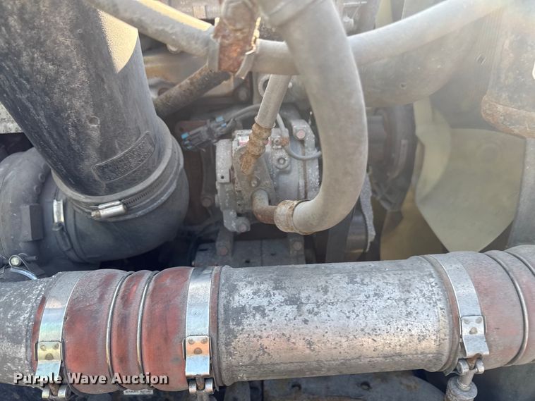 image for item YA2331 2017 Freightliner Cascadia 125 semi truck