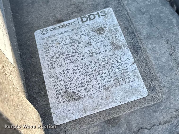 image for item YA2331 2017 Freightliner Cascadia 125 semi truck