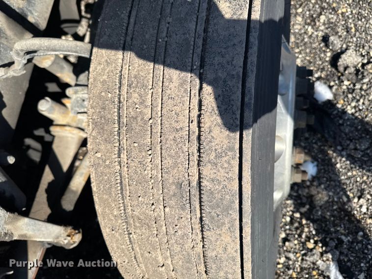 image for item YA2331 2017 Freightliner Cascadia 125 semi truck